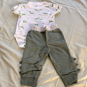 Carter’s 12m Dinosaur Set